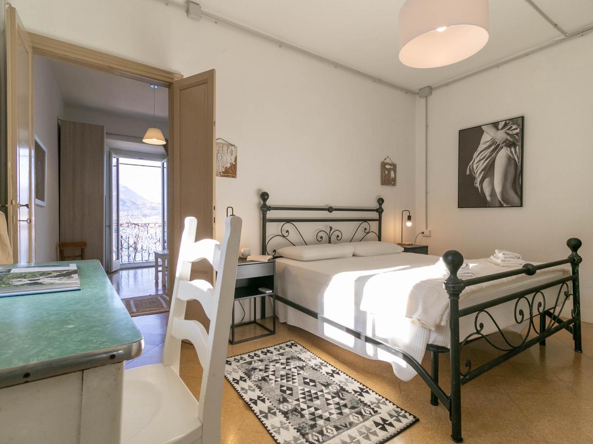 Welcomely - Casa Margherita Варена Екстериор снимка